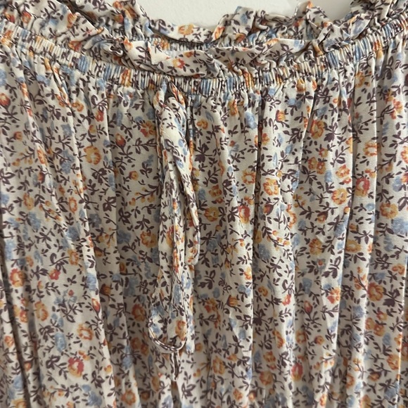 A beautiful floral dress with POCKETS. - Picture 4 of 4